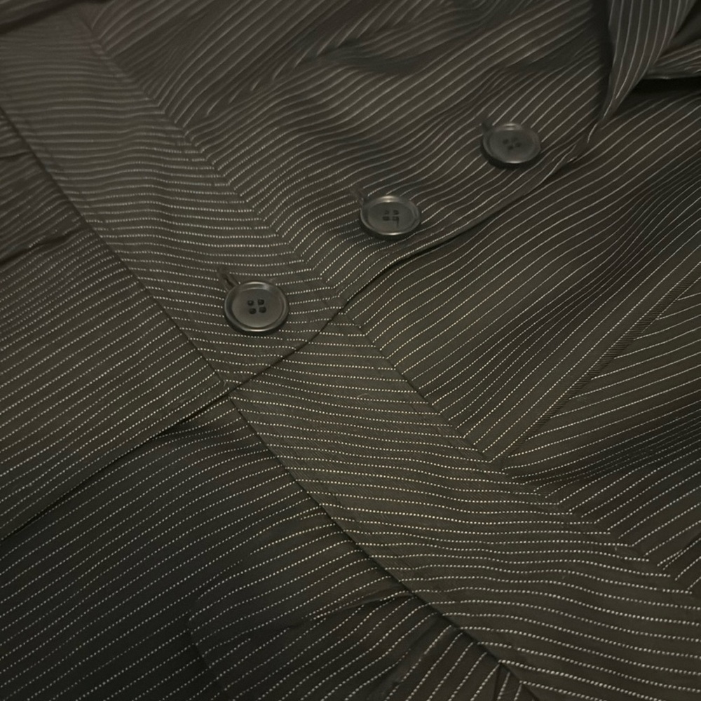 Ann Taylor Loft Pinstriped Black Blazer - Size 6 - Picture 8 of 8